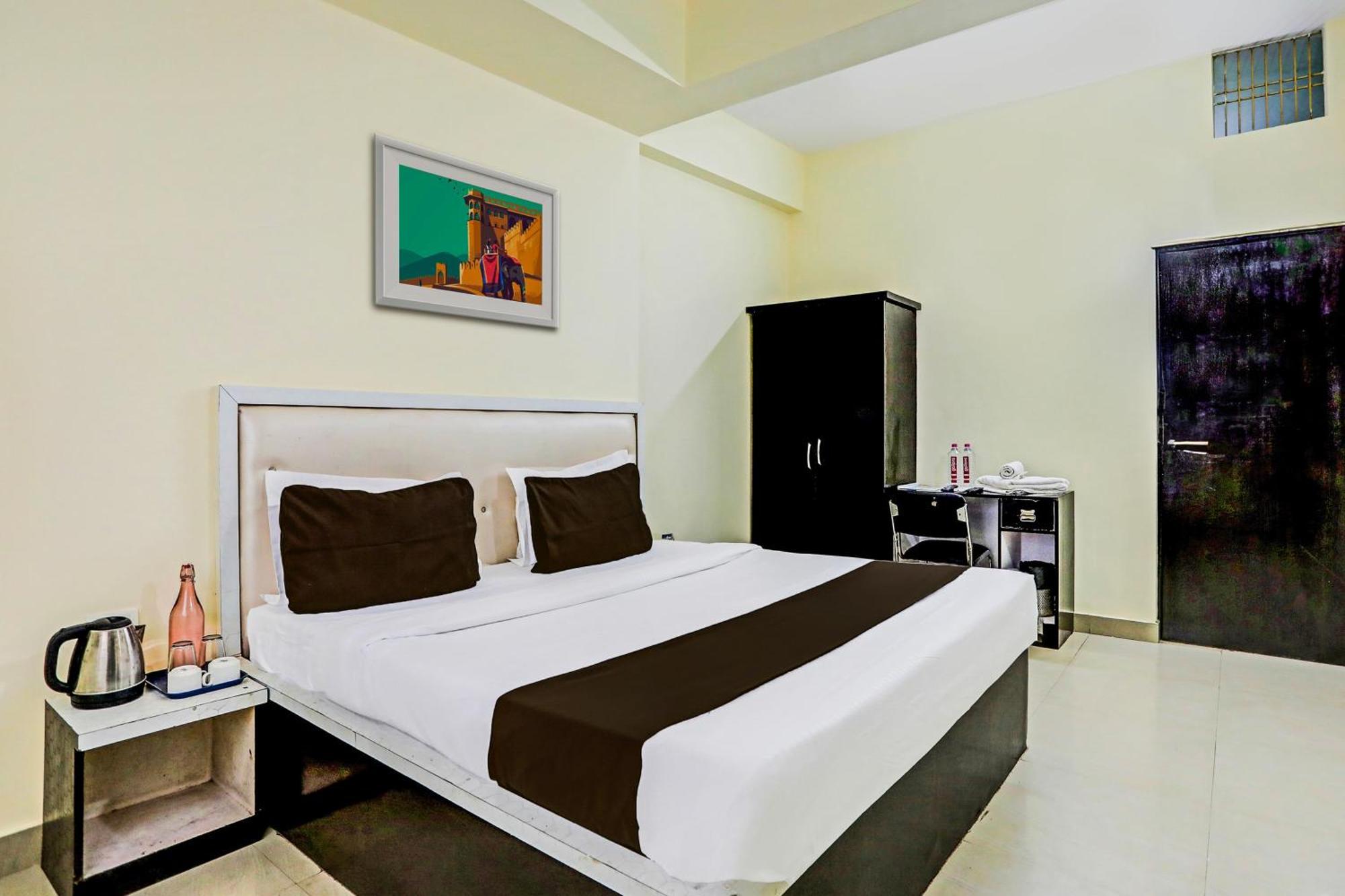 Super Hotel O Hyderabad Gate Iit Bhu Kakarmatha Esterno foto