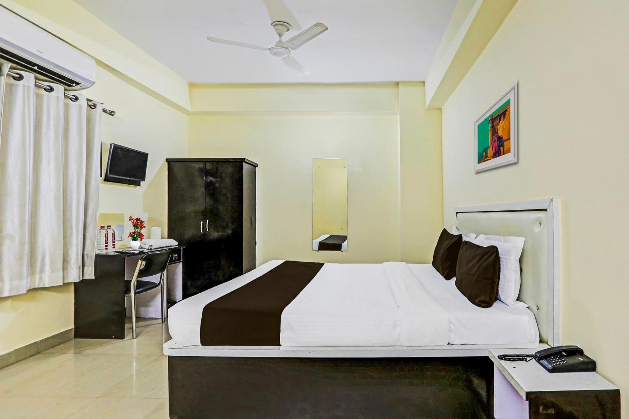 Super Hotel O Hyderabad Gate Iit Bhu Kakarmatha Esterno foto