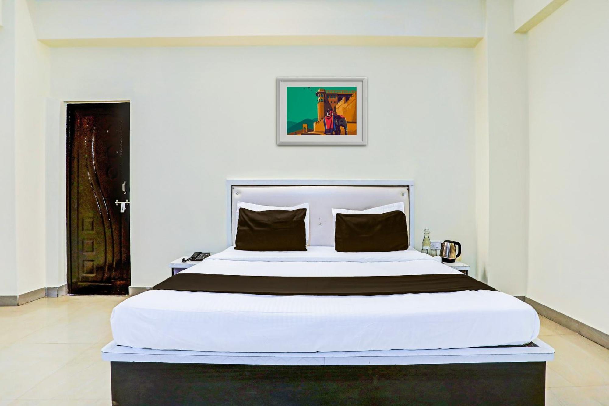 Super Hotel O Hyderabad Gate Iit Bhu Kakarmatha Esterno foto